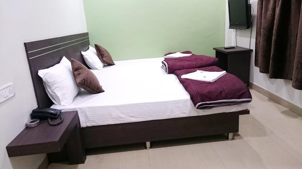 Hotel Preetam Aurangabad Eksteriør bilde