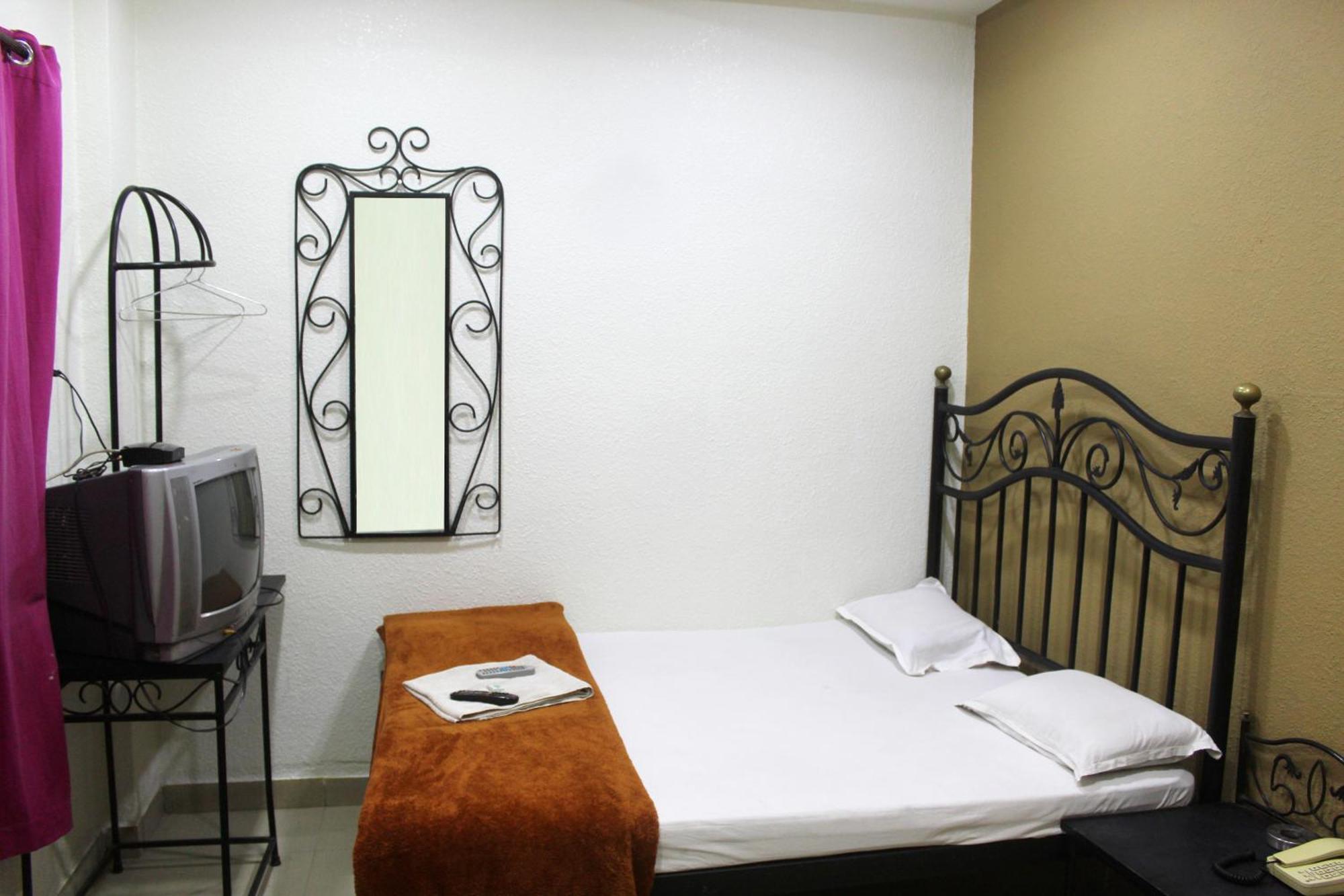 Hotel Preetam Aurangabad Eksteriør bilde