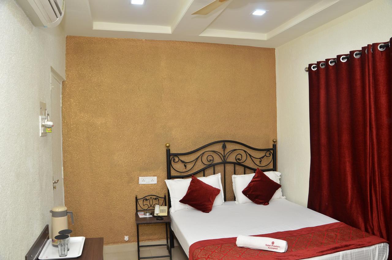 Hotel Preetam Aurangabad Eksteriør bilde